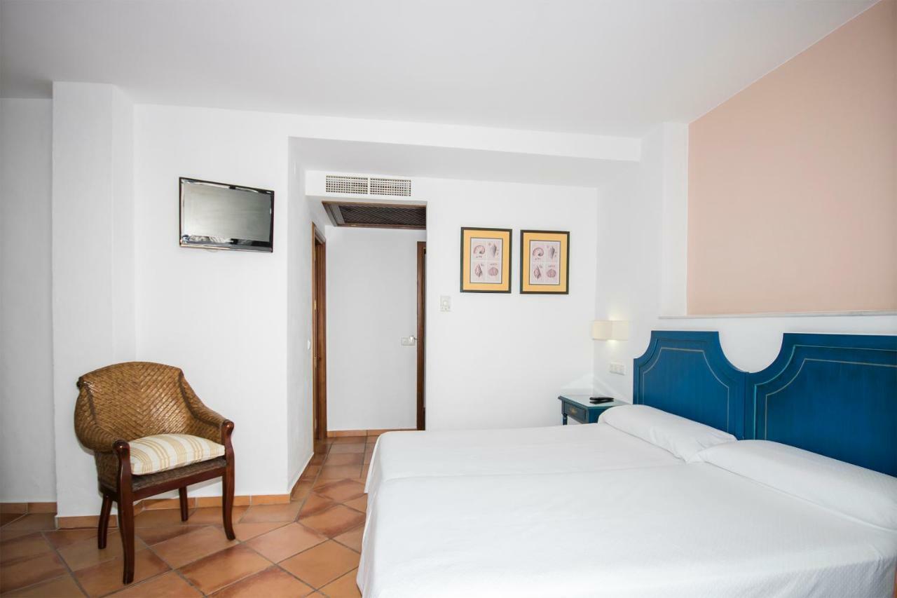 Hostal Dona Lola Marina Zahara de los Atunes Exterior foto